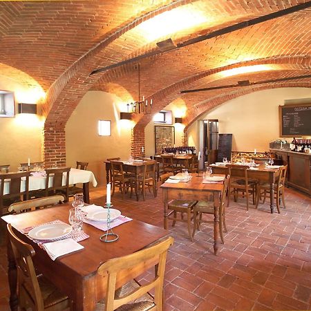 Albergo Cantine Ascheri Bra Exterior photo