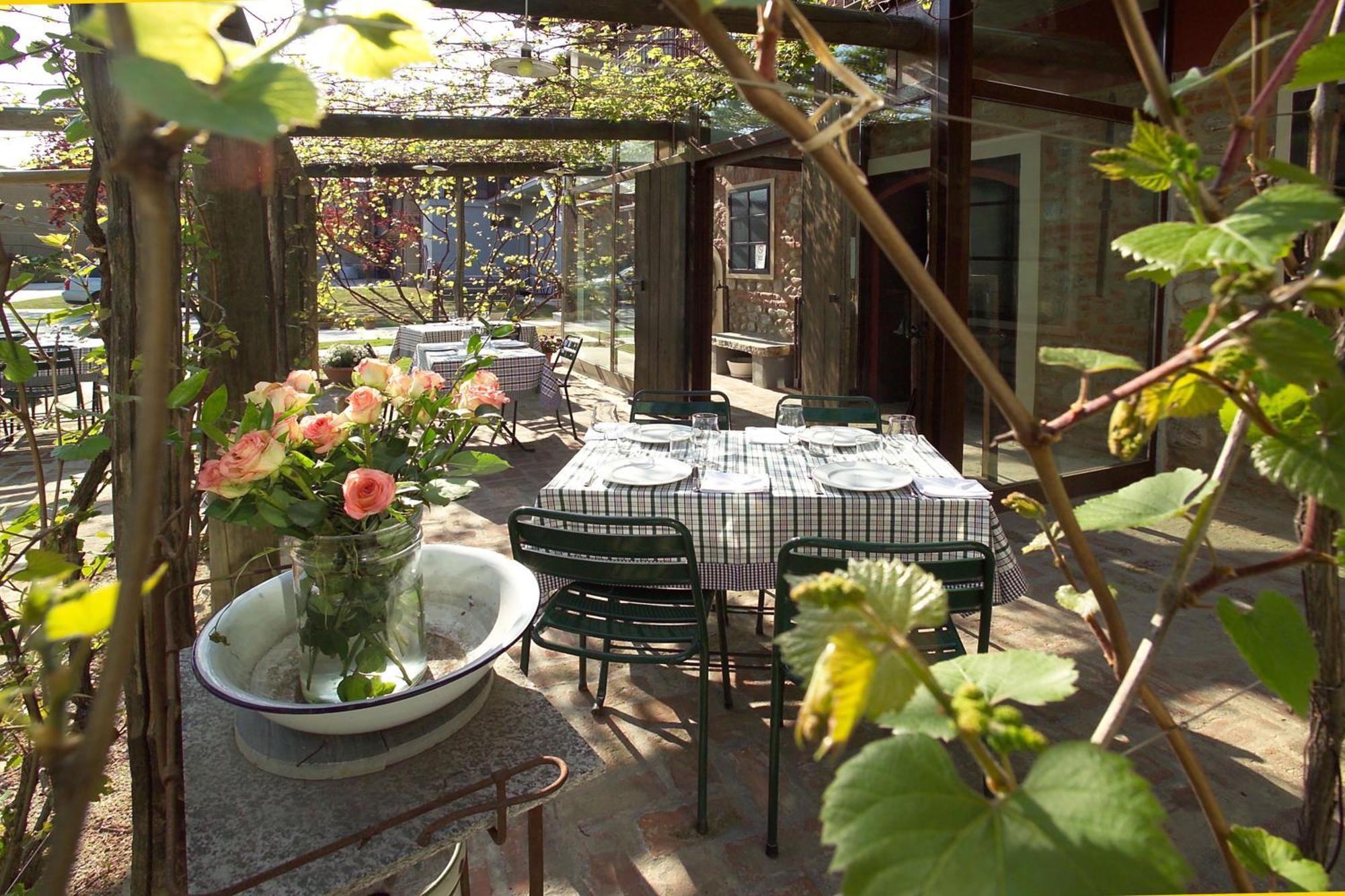 Albergo Cantine Ascheri Bra Exterior photo